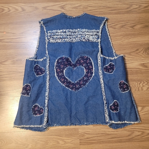 Kitschy Vintage Denim Vest with Heart Accents - Picture 7 of 9